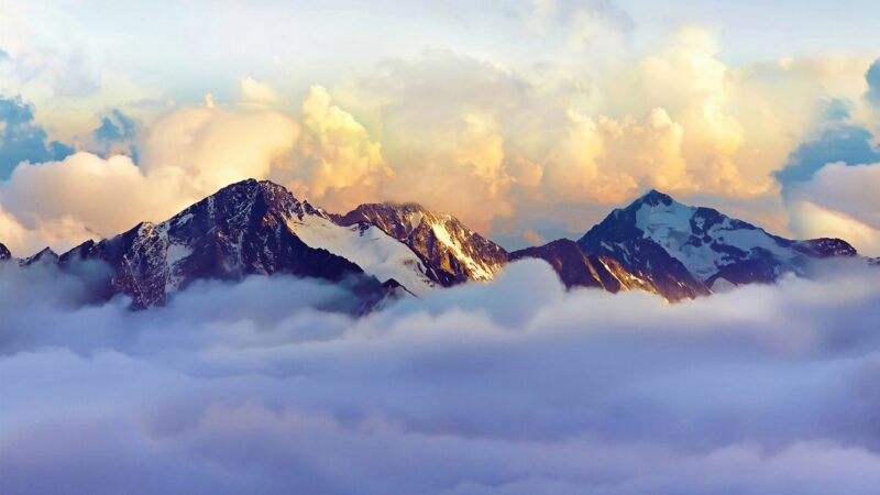Alpine Giants Lost in Cloud wallpaper 4K