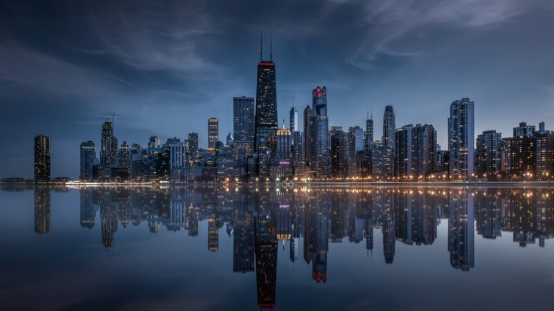 Chicago After Midnight Urban Glow wallpaper 4K