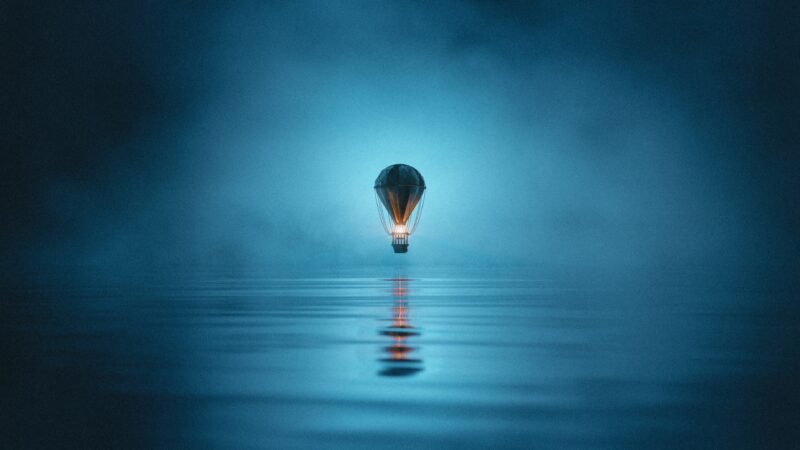 Hot Air Balloon Reflection | Peaceful Water Desktop wallpaper 4K