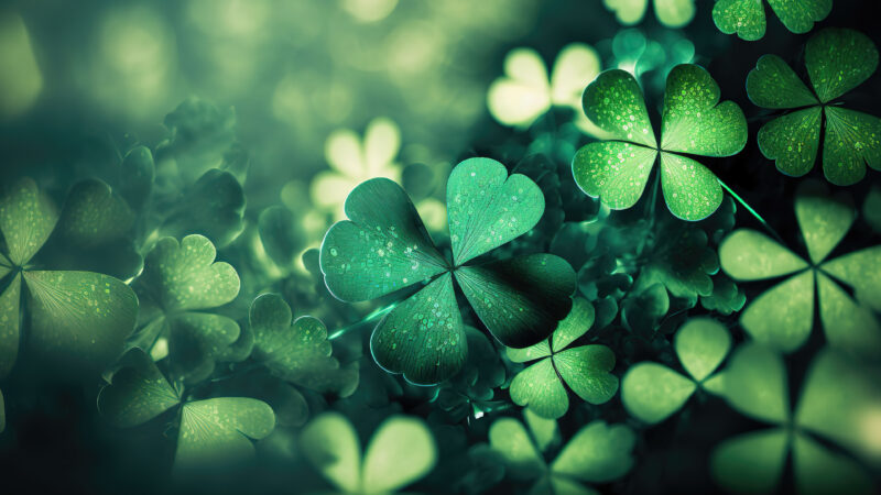 AI Rendered Four Leaf Clover in Emerald Green wallpaper 4K