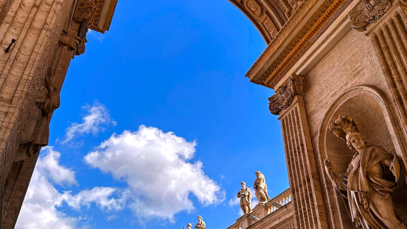 Blue Sky Archway iPhone | Colonnade Stone Detail wallpaper 4K
