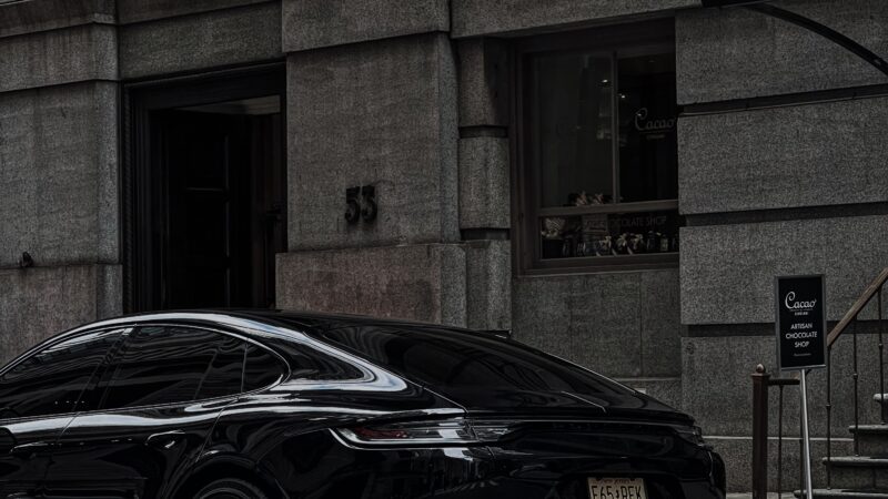 Audi RS e-tron GT | Dark City Street iPhone wallpaper 4K