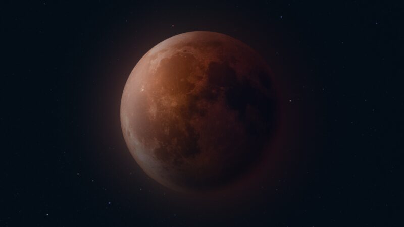 Blood Moon Rising in Total Eclipse wallpaper 4K