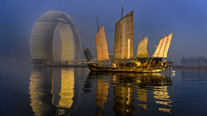 Chinese Junk Huzhou City Skyline Desktop Wallpaper 4K wallpaper 4K