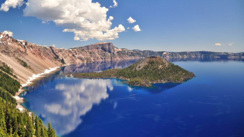 Crater Lake Island | Oregon Scenic Desktop wallpaper 4K