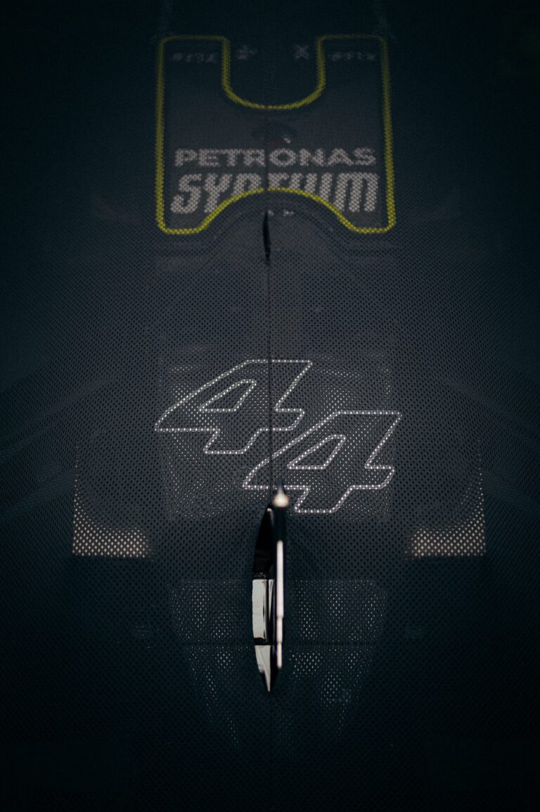 Dark Green Muscle Car iPhone Wallpaper 4K HD wallpaper 4K