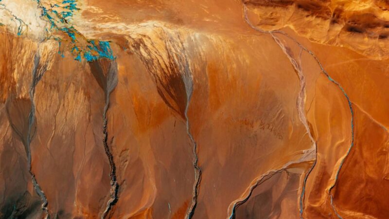 Desert Alluvial Fan Turquoise Deposits iPhone Wallpaper 4K wallpaper 4K
