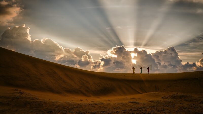 Desert Dune Fishermen Golden Hour Desktop Wallpaper 4K wallpaper 4K