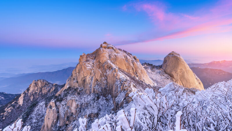 Frozen Peak Rising Above Seoul Morning wallpaper 4K