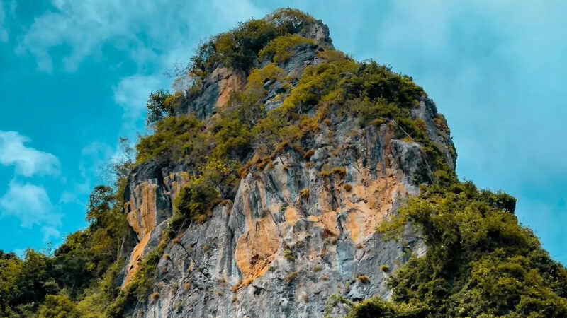 Green Cliffside iPhone | Mountain Sunlight Views wallpaper 4K