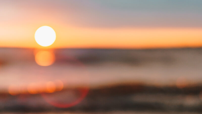 Beach Sunset Jar Lights | iPhone Golden Hour wallpaper 4K