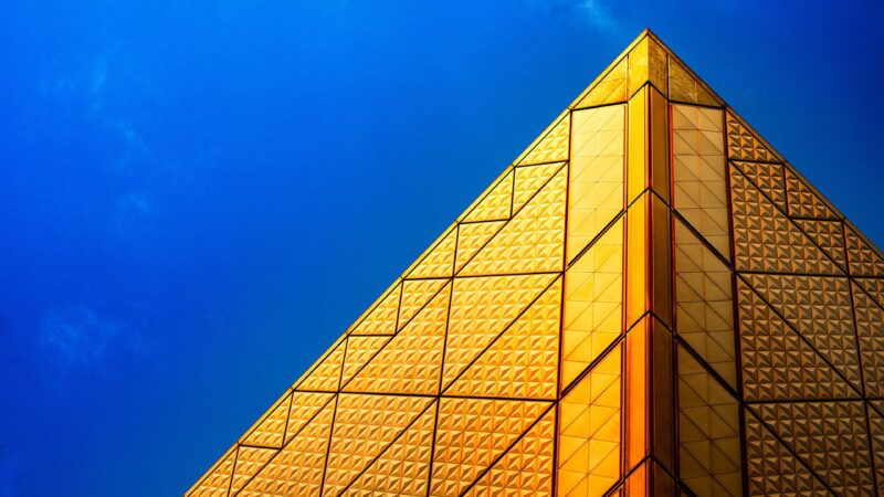 Louvre Pyramid | Paris Blue Sky Desktop wallpaper 4K