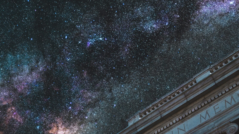Milky Way Over Building iPhone | Night Sky Stars wallpaper 4K