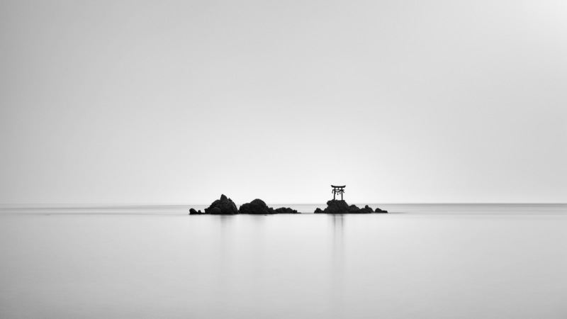 Japanese Torii Gate on Rocky Island Desktop Wallpaper 4K wallpaper 4K