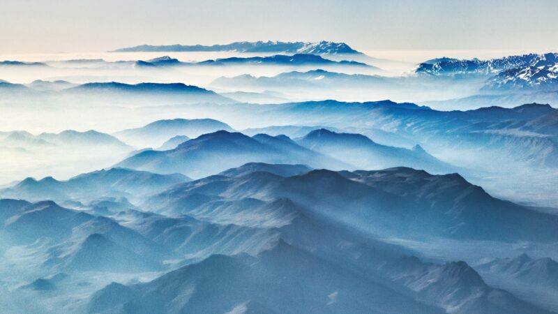 Misty Mountain Layers Desktop | Cool Blue Peaks wallpaper 4K