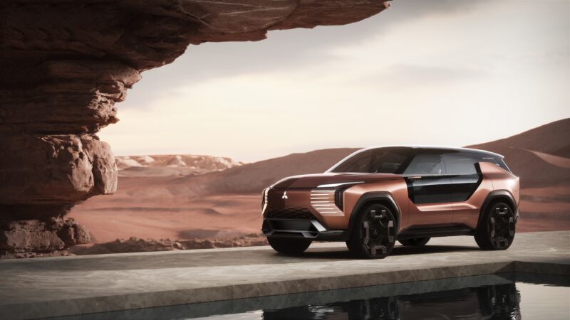 Mitsubishi XRT Concept | Desert SUV Desktop wallpaper 4K