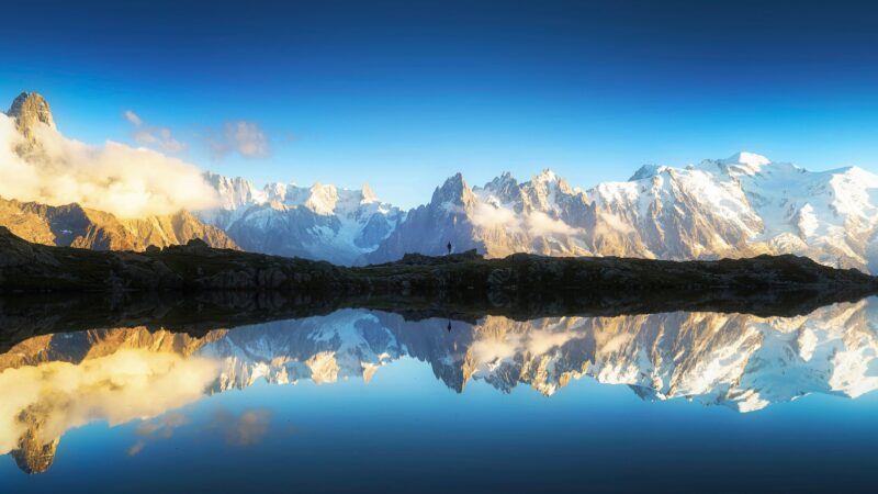 Mont Blanc Reflected In Still Water wallpaper 4K