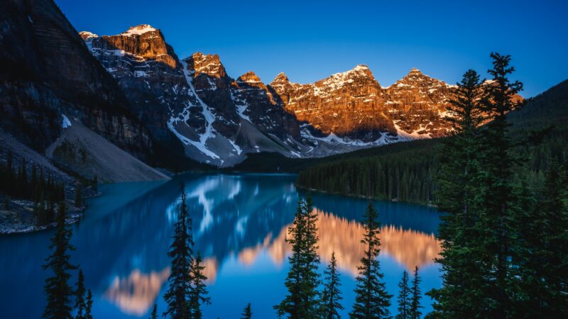 Moraine Lake Jewel of Canadian Rockies wallpaper 4K