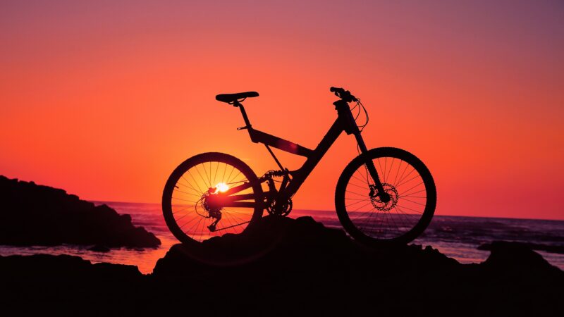 Mountain Bike Sunset | Ocean View Desktop wallpaper 4K