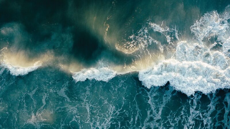 Ocean Waves Crest iPhone | Turquoise Aerial View wallpaper 4K