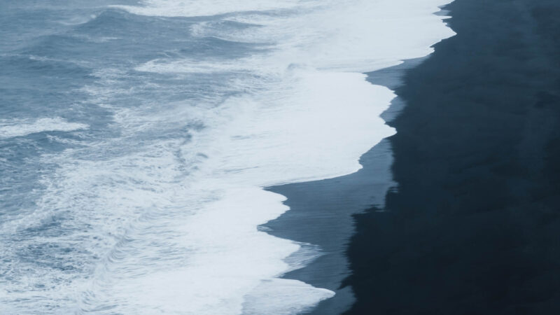 Rocky Coast Ocean Waves | iPhone Serene Seascape wallpaper 4K