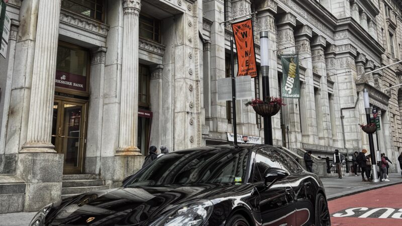 Porsche Panamera City | Luxury Auto iPhone wallpaper 4K