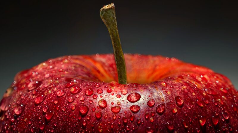 Red Apple with Water | Fresh Fruit Desktop wallpaper 4K