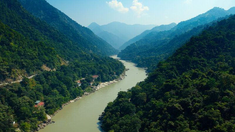 Green River Valley iPhone | Lush Forest Slopes wallpaper 4K