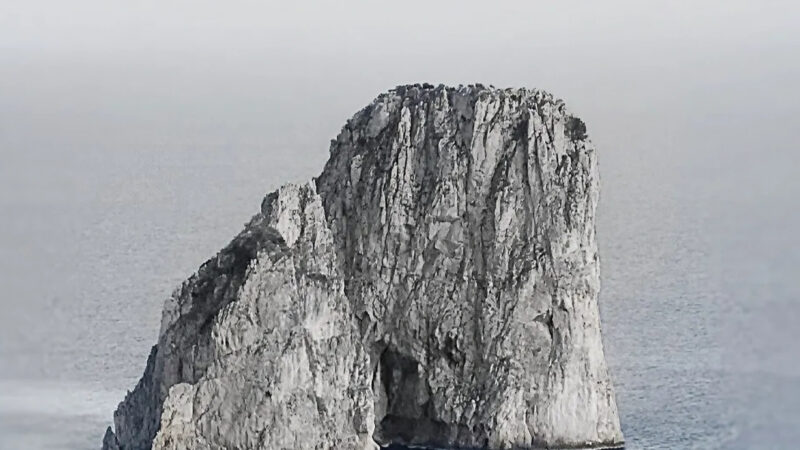 Rock Island Calm Water | Serene iPhone Scenery wallpaper 4K