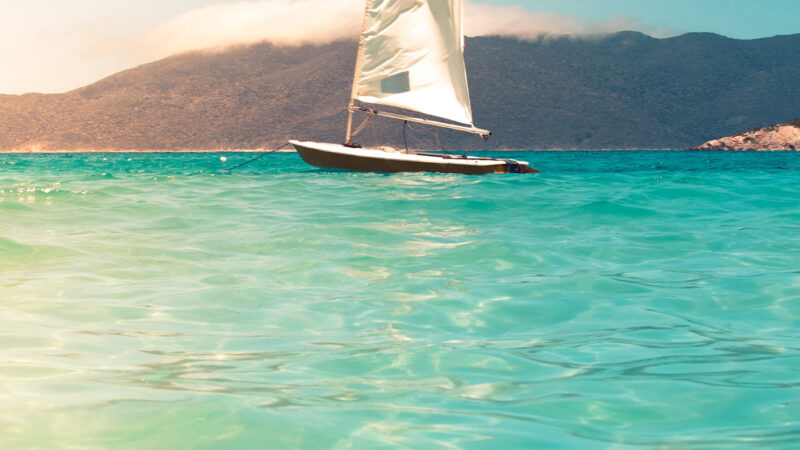 Turquoise Sailboat iPhone | Clear Ocean Breeze wallpaper 4K