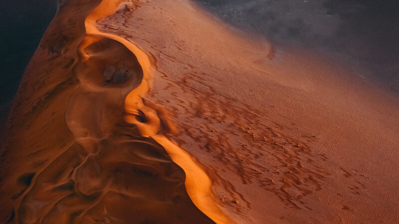 Sand Dunes Curving Ridge iPhone | Desert Landscape Art wallpaper 4K