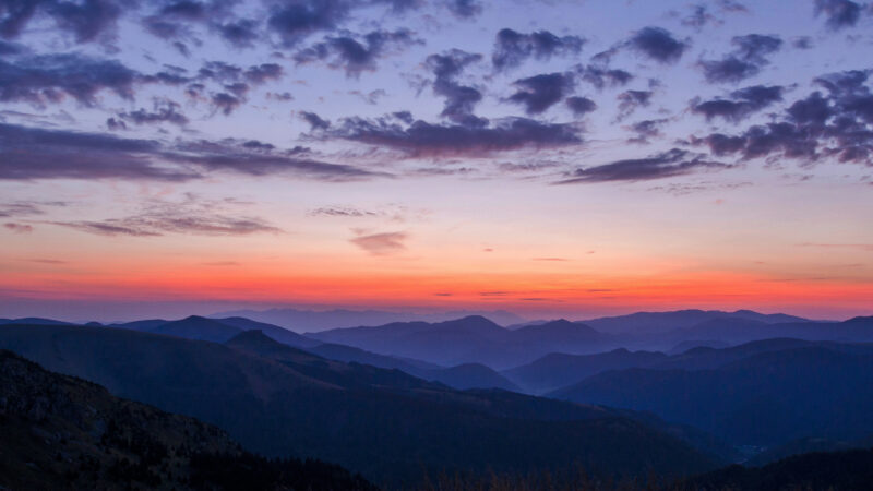 Slovak Mountain Silhouettes at Fading Dusk wallpaper 4K