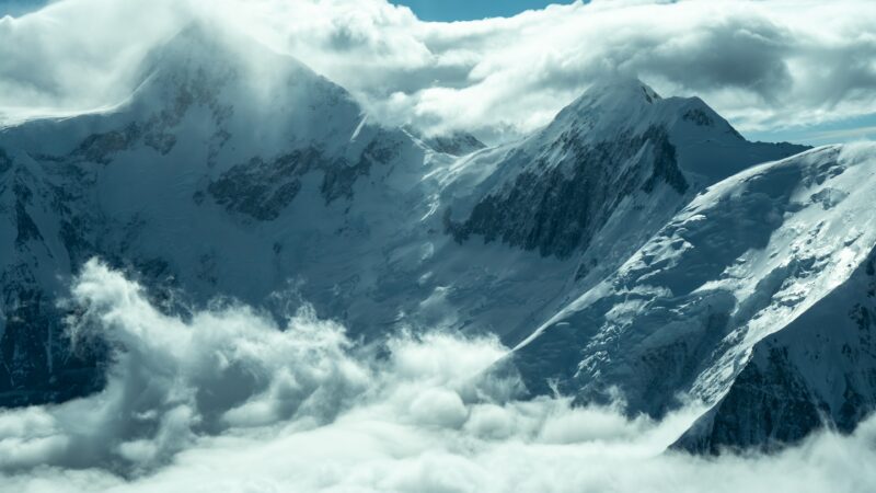 Snow Capped Mountains | Winter Peak Desktop wallpaper 4K