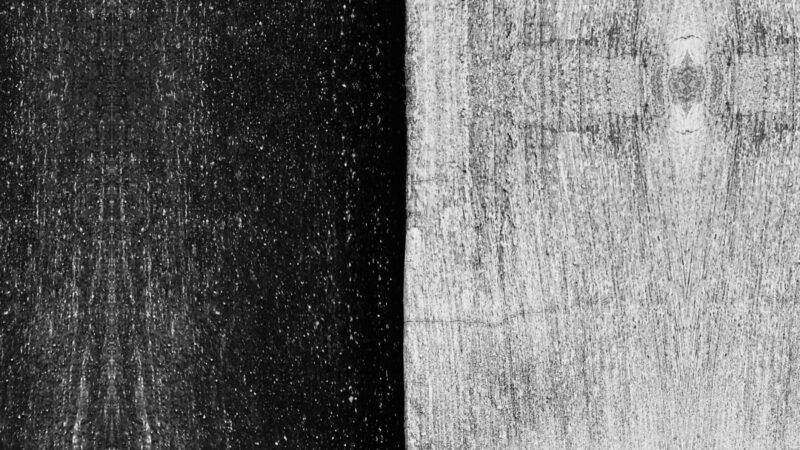 Split Tone Wood iPhone | Dark & Light Grain wallpaper 4K