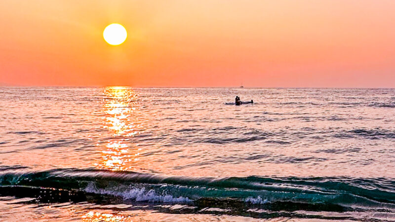 Sunset Ocean Waves iPhone | Golden Beach Horizon wallpaper 4K