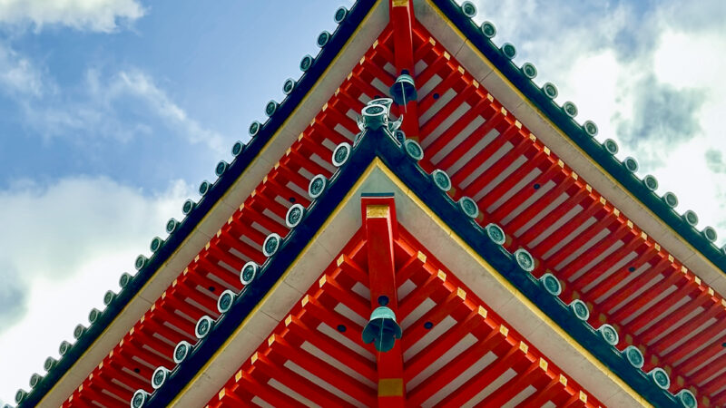 Temple Roofs Blue Sky iPhone | Asian Architecture View wallpaper 4K