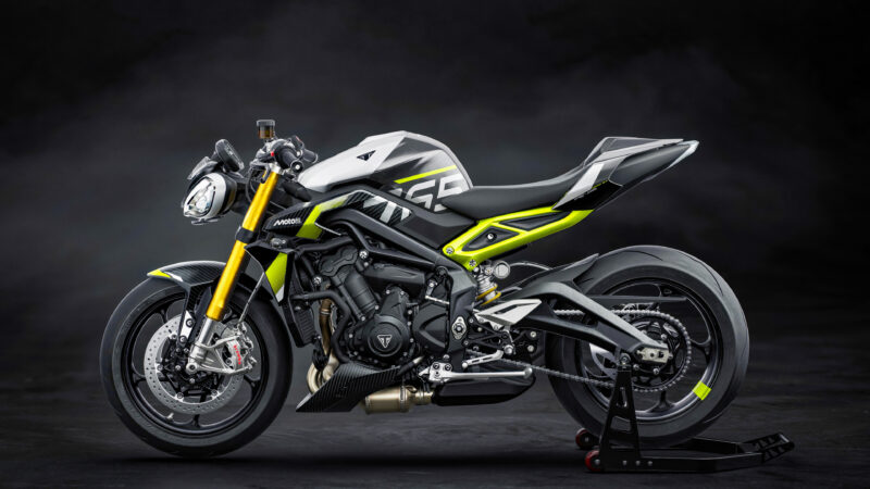 Triumph Street Triple | Neon Motorcycle Desktop wallpaper 4K