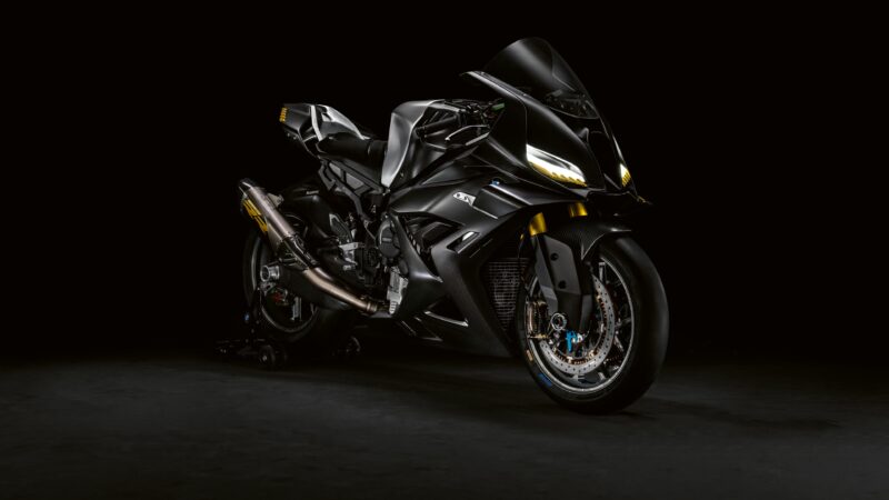 Aprilia RSV4 Factory | Sport Bike Design Desktop wallpaper 4K