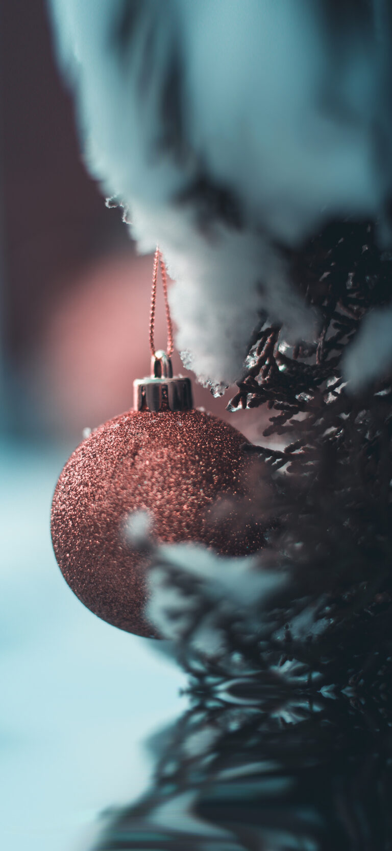 Christmas Ornament iPhone | Red Glitter Snowfall wallpaper 4K