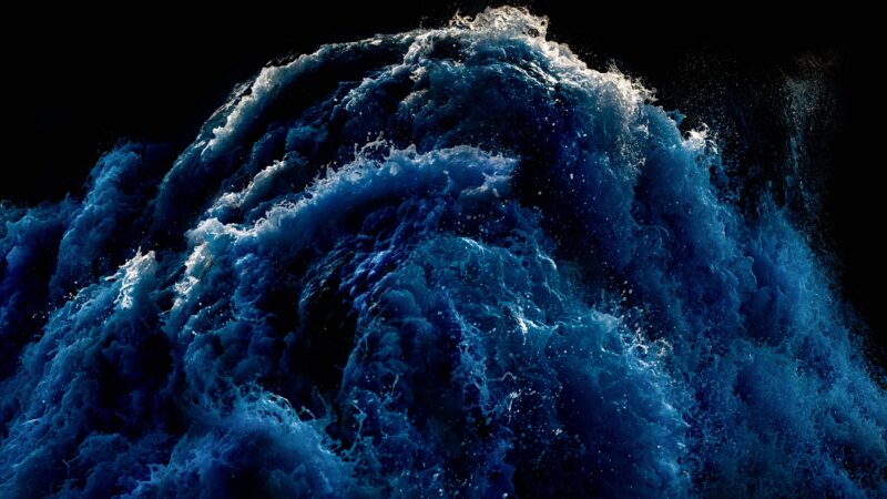 Ocean Wave Crash | Blue Foam & Water Spray Desktop wallpaper 4K