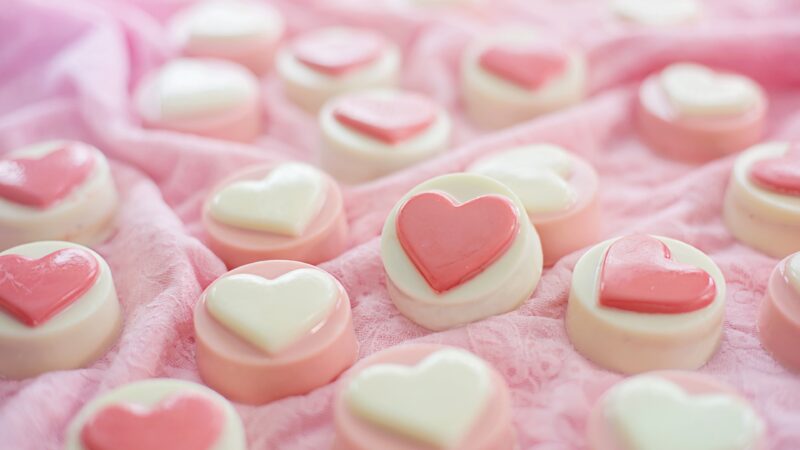 Pink Heart Candies Desktop | Soft Fabric Texture wallpaper 4K