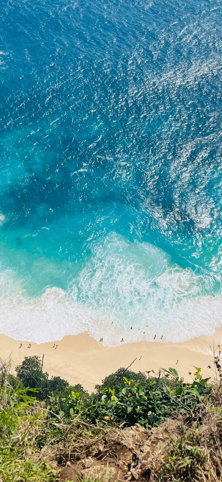 Turquoise Ocean Waves | Sandy Beach iPhone wallpaper 4K